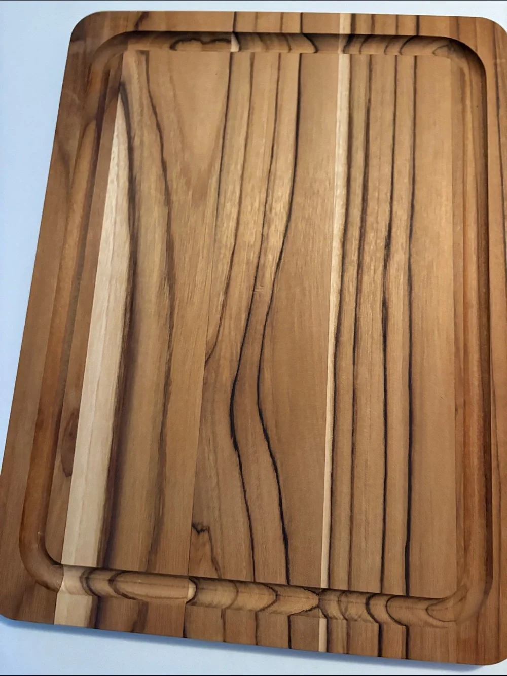 Solid Wood Carving & Serving Board — Natural Wood Grain